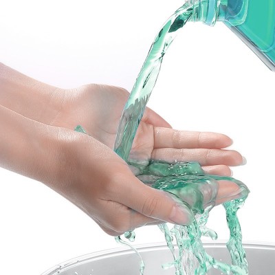易驹去虫胶玻璃水批发汽车强力去污雨刮水厂家除油膜防冻玻璃水2L  1个图4